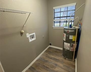 1502 Daffan Avenue - Photo Thumbnail 18