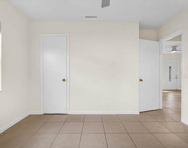 261 Ne 45th Street - Photo Thumbnail 33