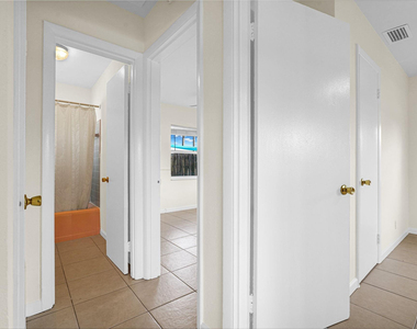261 Ne 45th Street - Photo Thumbnail 30