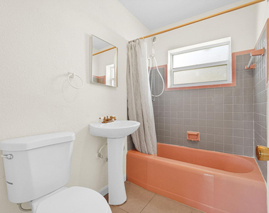 261 Ne 45th Street - Photo Thumbnail 39