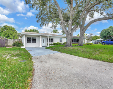 261 Ne 45th Street - Photo Thumbnail 50