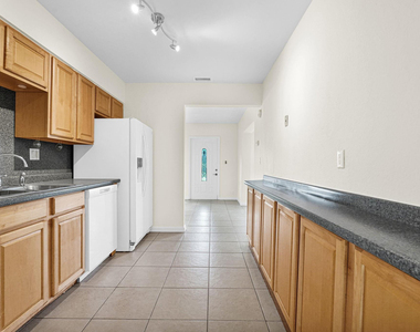 261 Ne 45th Street - Photo Thumbnail 21