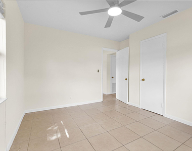 261 Ne 45th Street - Photo Thumbnail 34