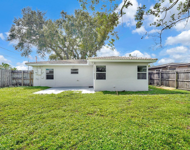 261 Ne 45th Street - Photo Thumbnail 47