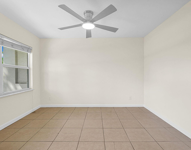 261 Ne 45th Street - Photo Thumbnail 9