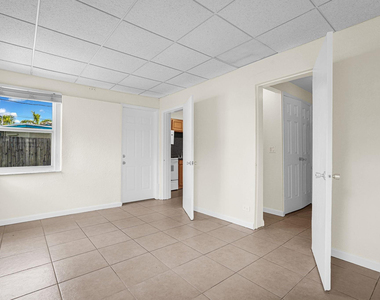 261 Ne 45th Street - Photo Thumbnail 25