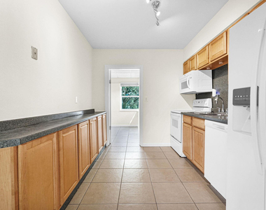 261 Ne 45th Street - Photo Thumbnail 23