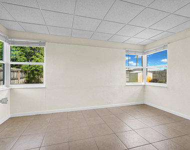 261 Ne 45th Street - Photo Thumbnail 28