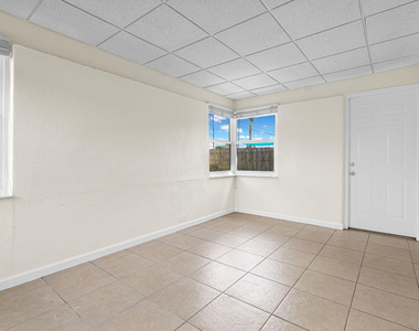 261 Ne 45th Street - Photo Thumbnail 27