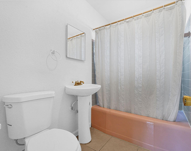 261 Ne 45th Street - Photo Thumbnail 38