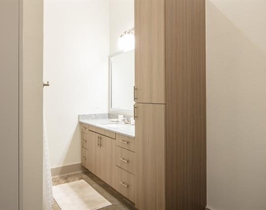 830 N Zang Boulevard - Photo Thumbnail 5