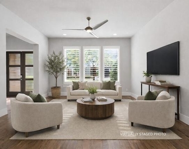 7812 Merit Lane - Photo Thumbnail 2