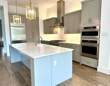 6108 Preserve Drive - Photo Thumbnail 4