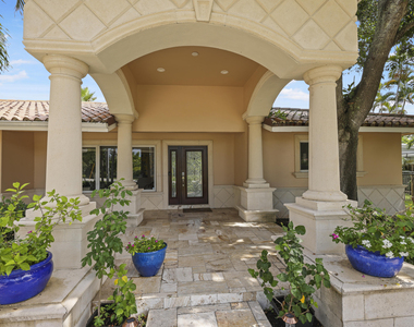 1925 Coral Gardens Drive - Photo Thumbnail 25