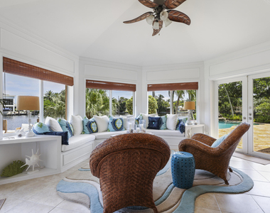1925 Coral Gardens Drive - Photo Thumbnail 7