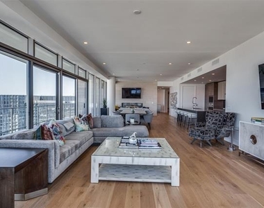 7901 Windrose Avenue - Photo Thumbnail 12