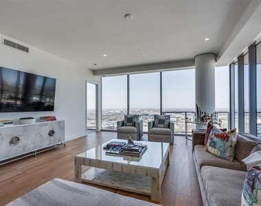 7901 Windrose Avenue - Photo Thumbnail 22