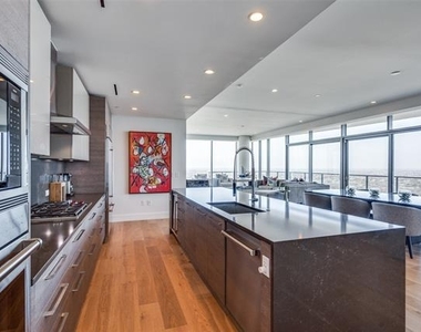 7901 Windrose Avenue - Photo Thumbnail 8