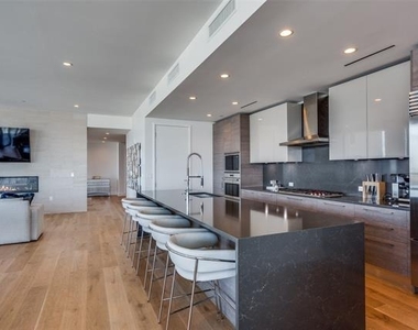 7901 Windrose Avenue - Photo Thumbnail 9