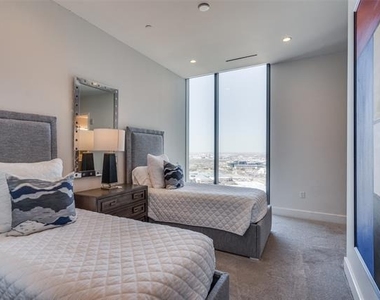 7901 Windrose Avenue - Photo Thumbnail 27