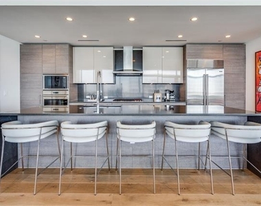 7901 Windrose Avenue - Photo Thumbnail 3