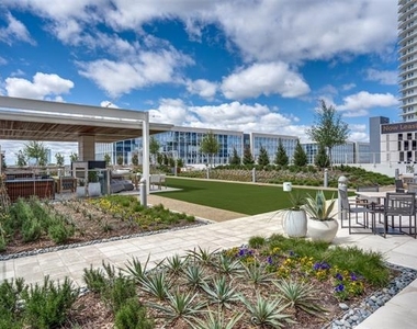 7901 Windrose Avenue - Photo Thumbnail 37