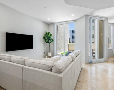 255 Evernia Street - Photo Thumbnail 11