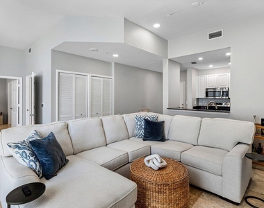 255 Evernia Street - Photo Thumbnail 13