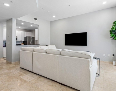 255 Evernia Street - Photo Thumbnail 10