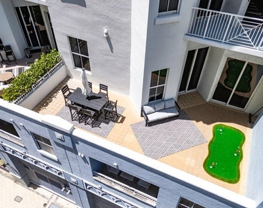 255 Evernia Street - Photo Thumbnail 23