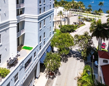 255 Evernia Street - Photo Thumbnail 3
