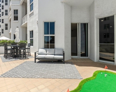 255 Evernia Street - Photo Thumbnail 2