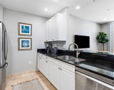 255 Evernia Street - Photo Thumbnail 7