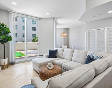 255 Evernia Street - Photo Thumbnail 12