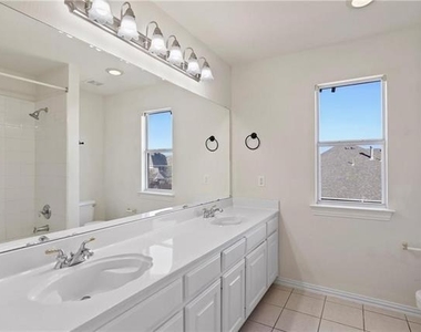 1313 Bradbury Drive - Photo Thumbnail 24