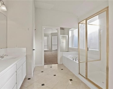 1313 Bradbury Drive - Photo Thumbnail 21