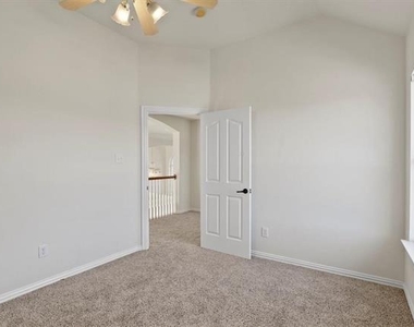 1313 Bradbury Drive - Photo Thumbnail 26