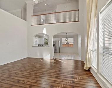 1313 Bradbury Drive - Photo Thumbnail 8