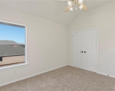 1313 Bradbury Drive - Photo Thumbnail 25
