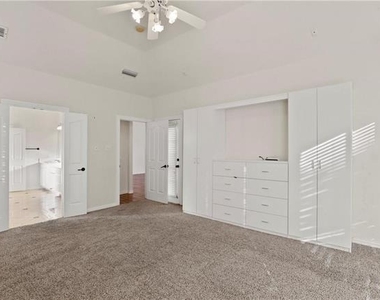 1313 Bradbury Drive - Photo Thumbnail 15