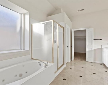 1313 Bradbury Drive - Photo Thumbnail 20