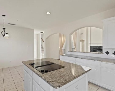 1313 Bradbury Drive - Photo Thumbnail 9