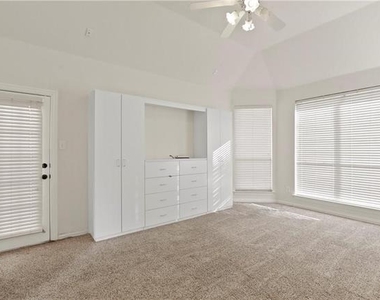 1313 Bradbury Drive - Photo Thumbnail 16
