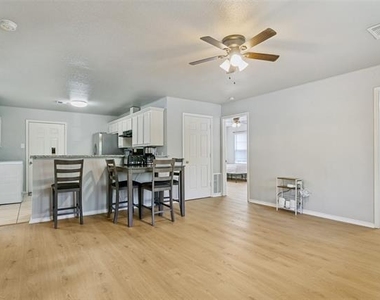 107 S Crawford Street - Photo Thumbnail 10