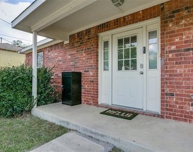 107 S Crawford Street - Photo Thumbnail 6