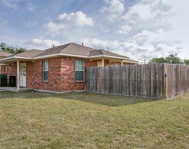 107 S Crawford Street - Photo Thumbnail 15