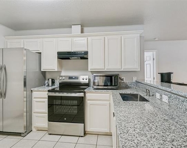 107 S Crawford Street - Photo Thumbnail 12