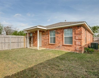 107 S Crawford Street - Photo Thumbnail 14