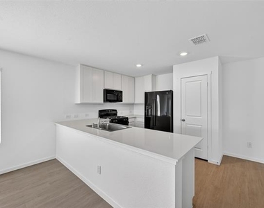 2021 Derby Lane - Photo Thumbnail 5