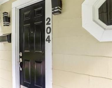 204 Leo Avenue - Photo Thumbnail 4